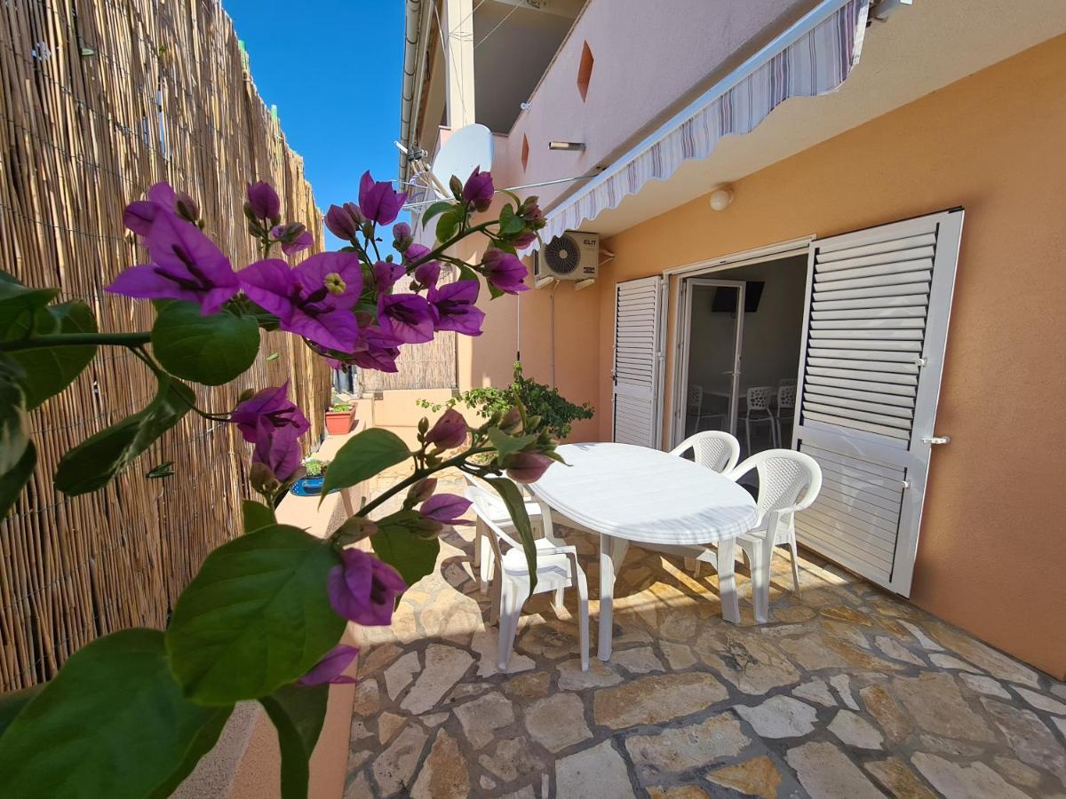Apartments Barbati Kustici Luaran gambar